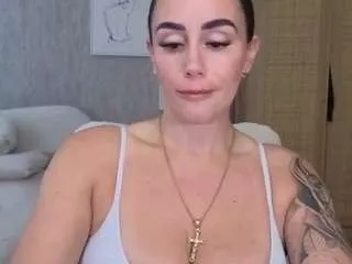 Libbyloveheart from CamSoda