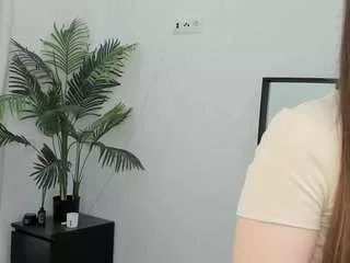 Lilycollins18 from CamSoda