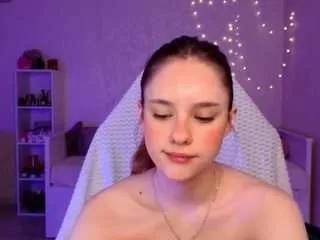 Mollyhugs from CamSoda