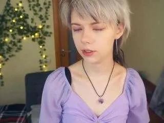 Queenieeveringham from CamSoda