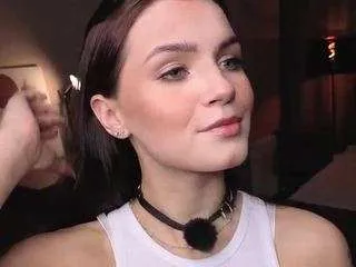 Synne-g1ows from CamSoda