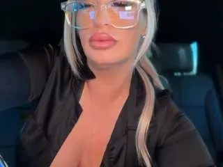 Tiffanyfoxxx88 from CamSoda