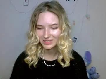 _kikiclark_ from Chaturbate