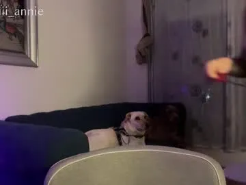 Annie_snow_ from Chaturbate