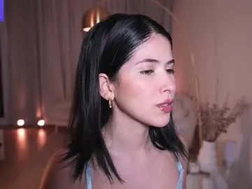 Anniehillofficial_ from Chaturbate