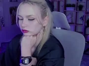 Avadaviis from Chaturbate
