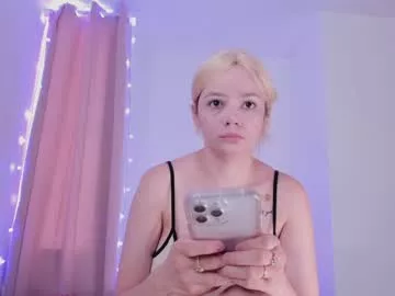 Bella_adams_ from Chaturbate