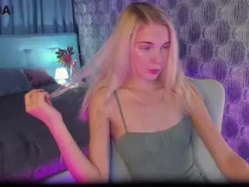 Bella_stewartt from Chaturbate