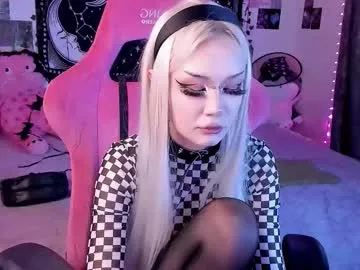 Broodmommyy3 from Chaturbate