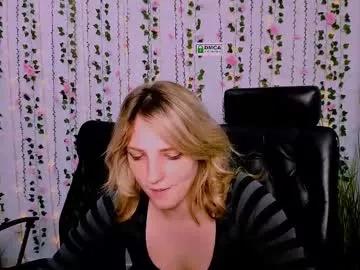 Doll_vey from Chaturbate