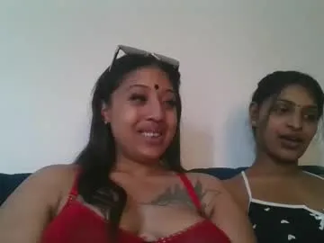 Elegentaura from Chaturbate