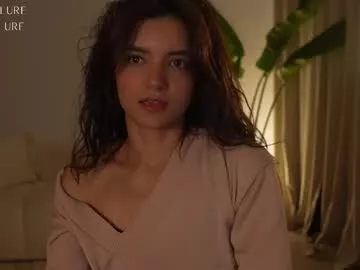 Ellelure_ from Chaturbate