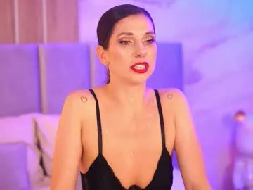 Ellylynn from Chaturbate