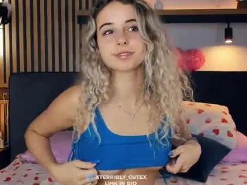 Excellent_ella from Chaturbate