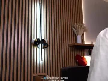 Excellent_ella from Chaturbate