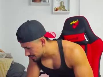 Ezzio_scolaro from Chaturbate