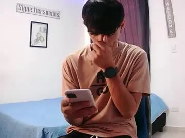 Harrythomson1 from Chaturbate