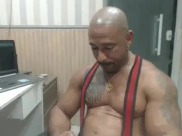 Hebertgomes from Chaturbate