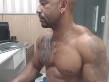 Hebertgomes from Chaturbate