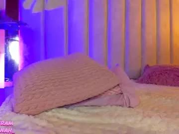Lil_hanna18 from Chaturbate