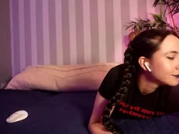 Littlee33 from Chaturbate
