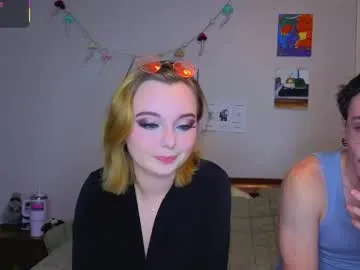 Mamiclouds from Chaturbate