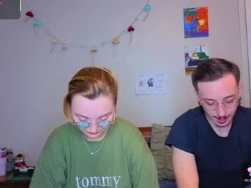 Mamiclouds from Chaturbate