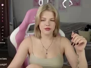 Maya_blonde18 from Chaturbate