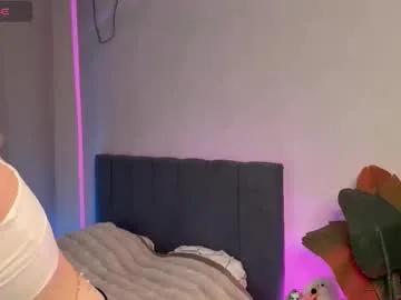 Minicleo from Chaturbate