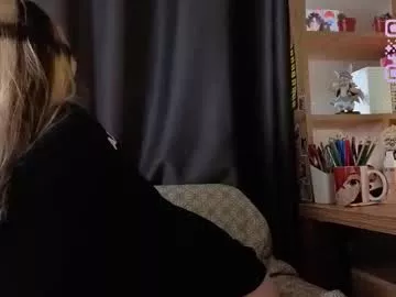 Piff_pawgirl from Chaturbate