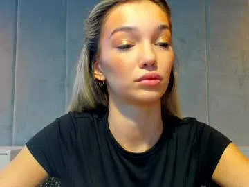 Sassyt33n from Chaturbate