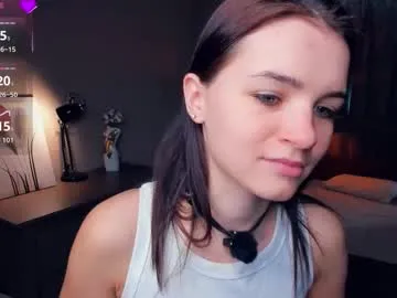 Synne_glows from Chaturbate