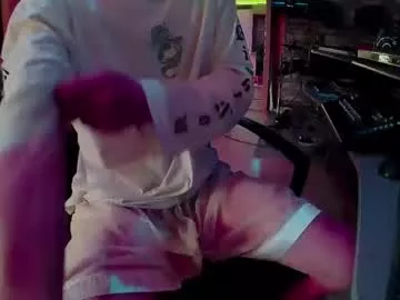 Weeds3281 from Chaturbate