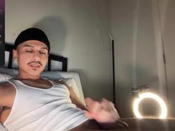 Xmomentumx from Chaturbate