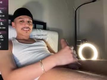 Xmomentumx from Chaturbate