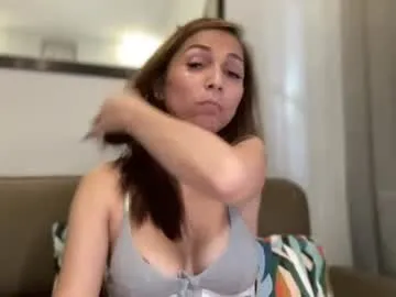 Xxsweetbellafox from Chaturbate