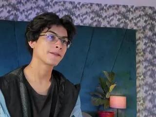 Aaron_ez from Flirt4Free
