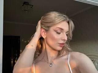 Mattie_andrews from Flirt4Free