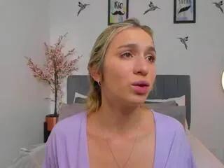 Sarah_roux from Flirt4Free