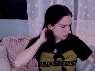 Tommi_rebel from Flirt4Free