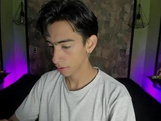 Uyukie from Flirt4Free