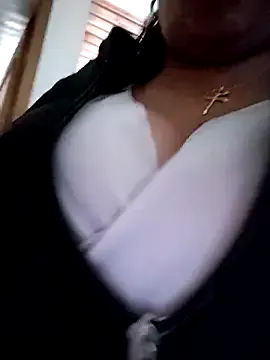 __valentina18 from StripChat