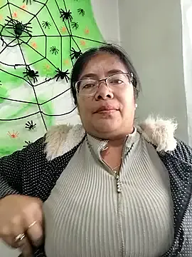 __valentina18 from StripChat