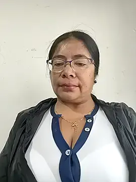 __valentina18 from StripChat