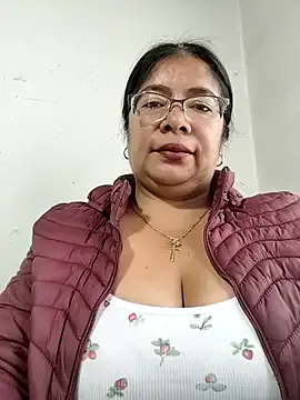 __valentina18 from StripChat