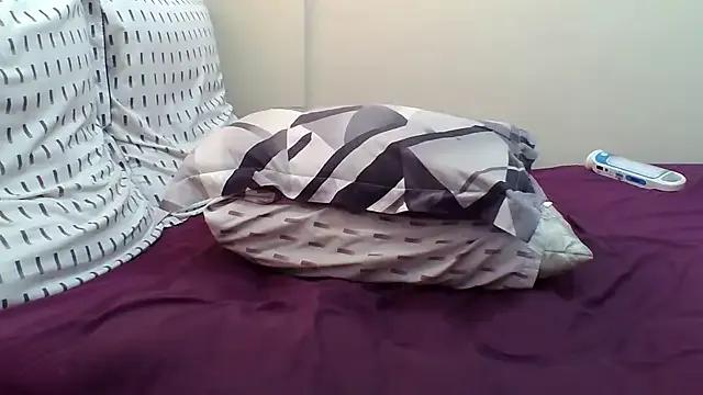 AddictiveAssCurves from StripChat