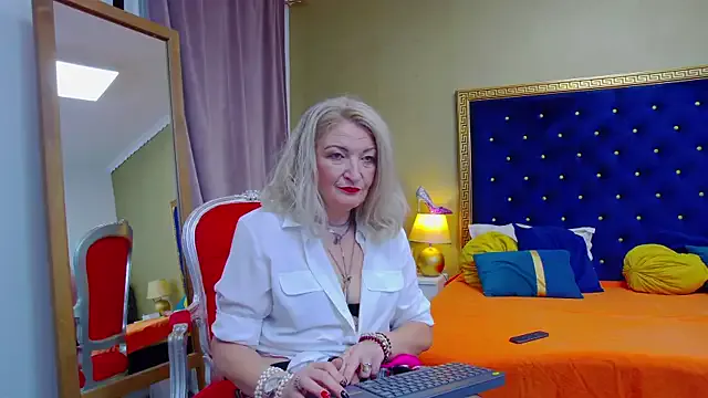 Allura_Jenson from StripChat