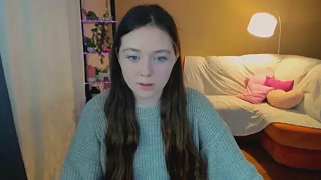 AlluringLookk from StripChat