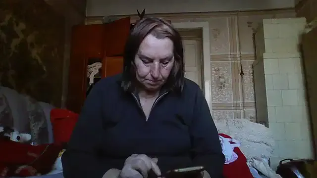 AnnaLive570 from StripChat