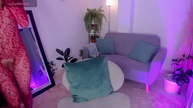 AnntoniaWood from StripChat